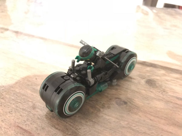 LEGO: Tron Maste Legacy Light Cycles Motorcycles NINJAGO - brickpick